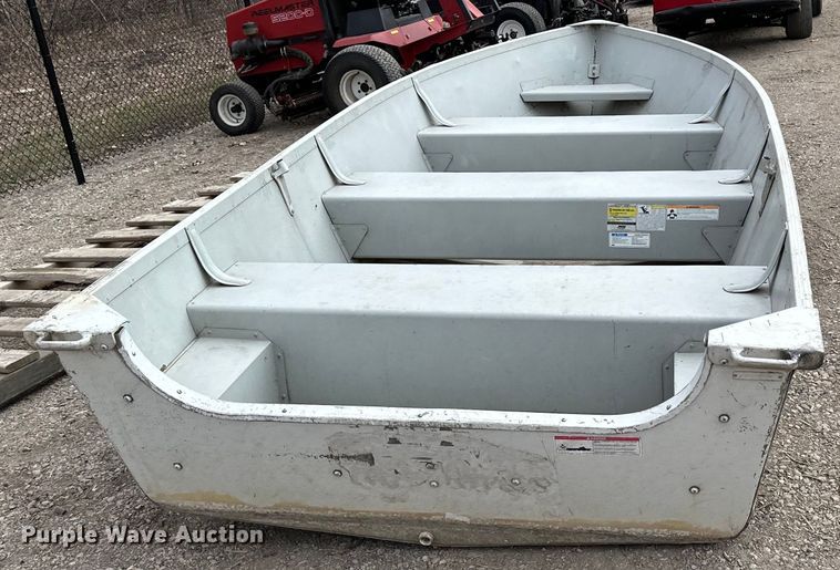 image for item LO9524 Alumacraft  V14 boat