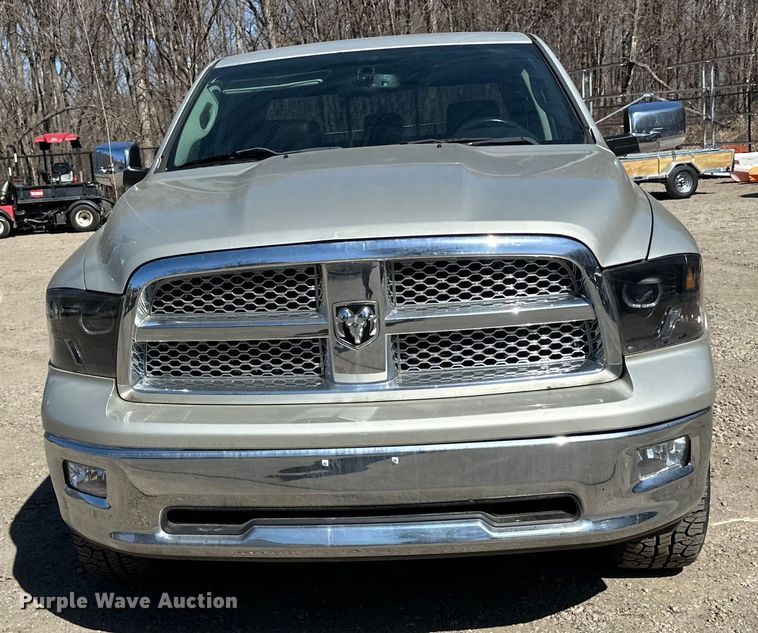 image for item LO9527 2010 Dodge Ram 1500 Crew Cab pickup truck