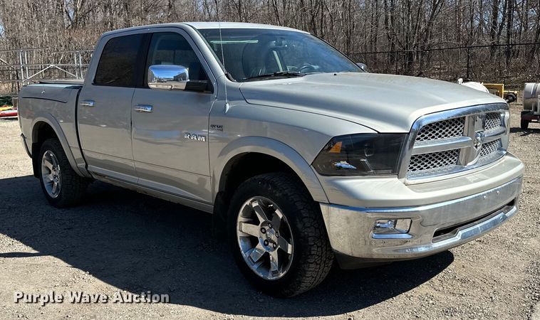image for item LO9527 2010 Dodge Ram 1500 Crew Cab pickup truck