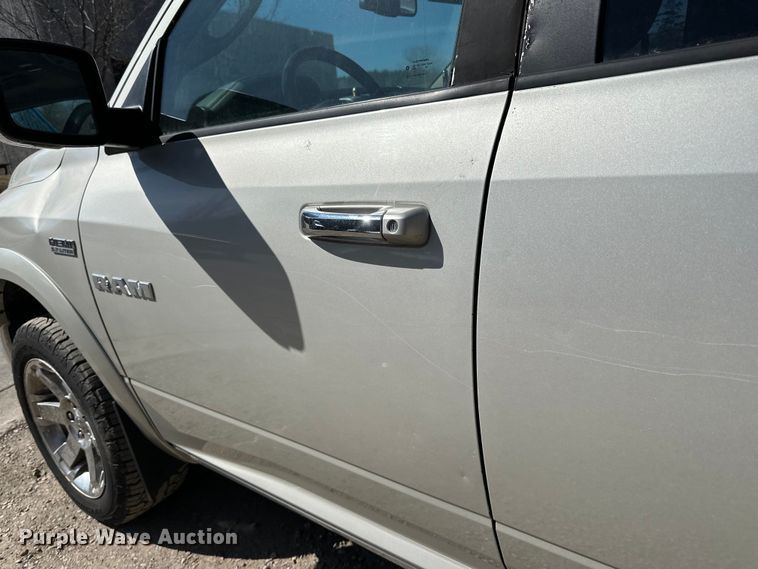 image for item LO9527 2010 Dodge Ram 1500 Crew Cab pickup truck