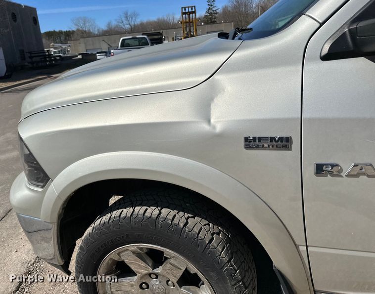 image for item LO9527 2010 Dodge Ram 1500 Crew Cab pickup truck