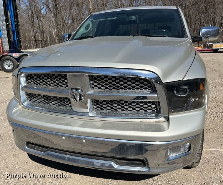 image for item LO9527 2010 Dodge Ram 1500 Crew Cab pickup truck