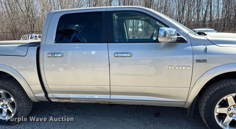 image for item LO9527 2010 Dodge Ram 1500 Crew Cab pickup truck