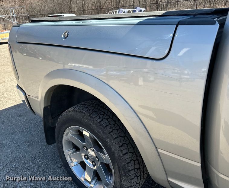 image for item LO9527 2010 Dodge Ram 1500 Crew Cab pickup truck