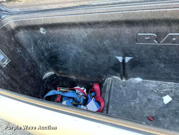 image for item LO9527 2010 Dodge Ram 1500 Crew Cab pickup truck