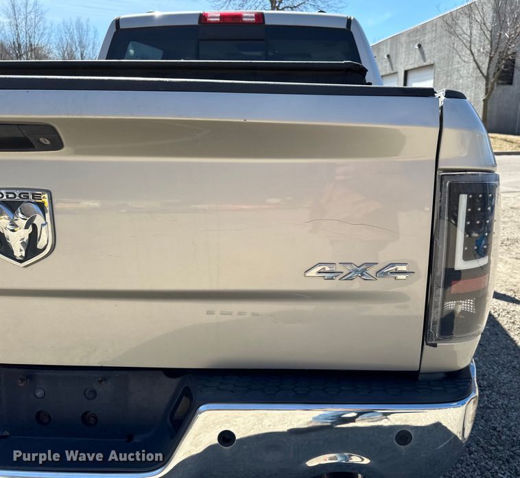 image for item LO9527 2010 Dodge Ram 1500 Crew Cab pickup truck