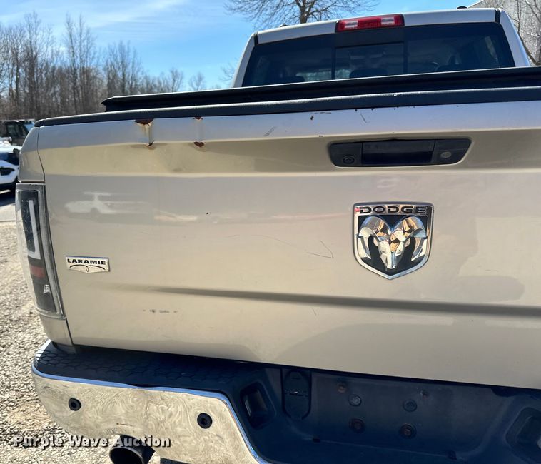 image for item LO9527 2010 Dodge Ram 1500 Crew Cab pickup truck