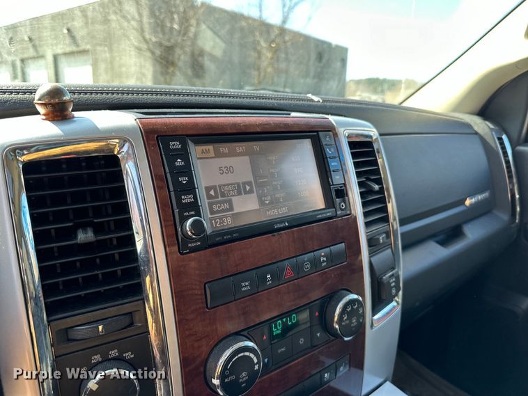 image for item LO9527 2010 Dodge Ram 1500 Crew Cab pickup truck