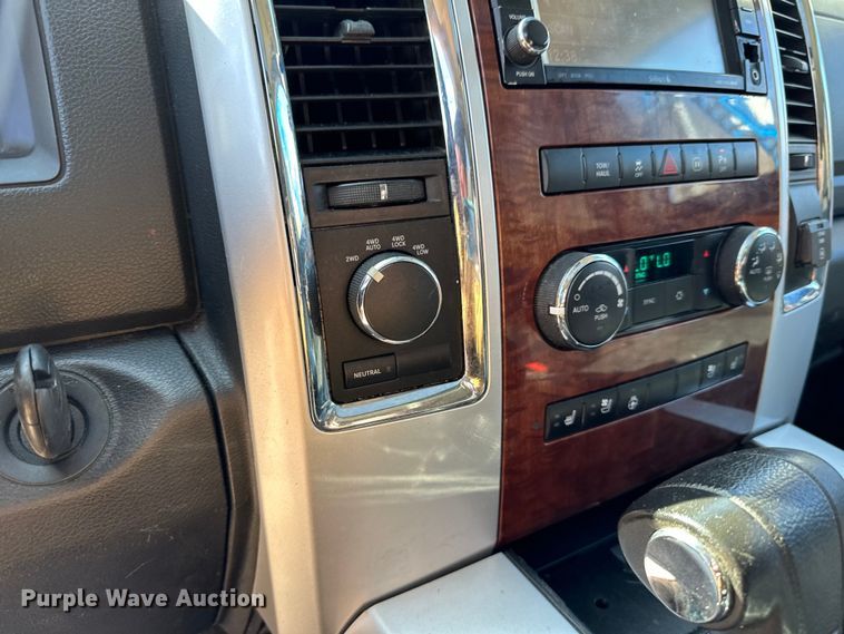 image for item LO9527 2010 Dodge Ram 1500 Crew Cab pickup truck