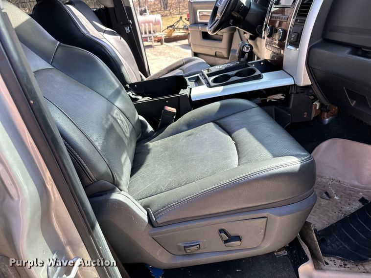 image for item LO9527 2010 Dodge Ram 1500 Crew Cab pickup truck