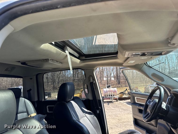 image for item LO9527 2010 Dodge Ram 1500 Crew Cab pickup truck