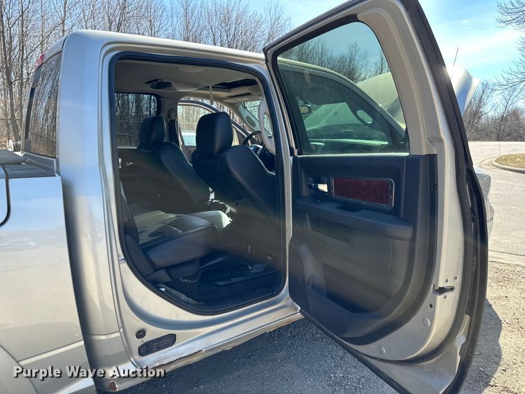 image for item LO9527 2010 Dodge Ram 1500 Crew Cab pickup truck