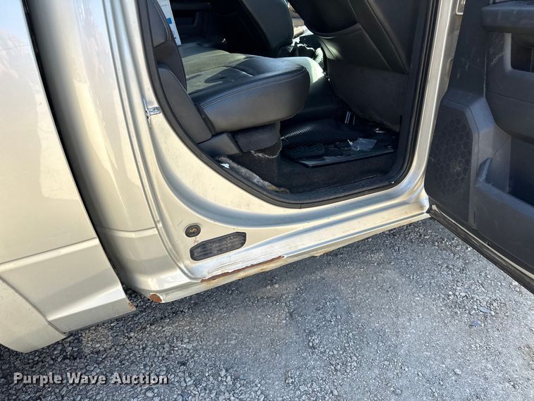 image for item LO9527 2010 Dodge Ram 1500 Crew Cab pickup truck