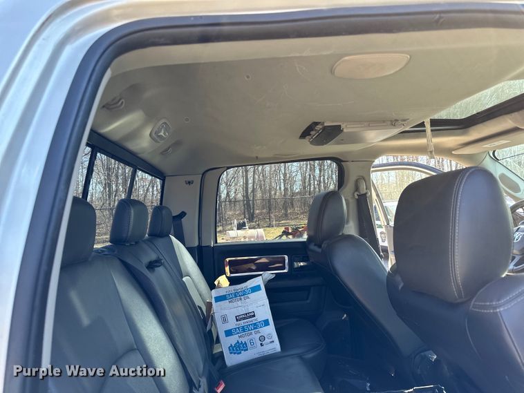 image for item LO9527 2010 Dodge Ram 1500 Crew Cab pickup truck