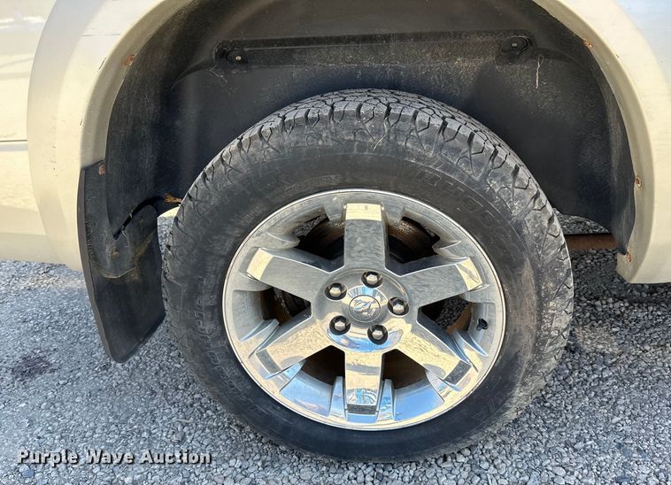 image for item LO9527 2010 Dodge Ram 1500 Crew Cab pickup truck