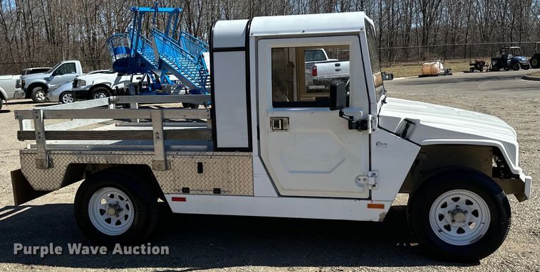 image for item LO9534 2009 E-Ride Industries  utility vehicle