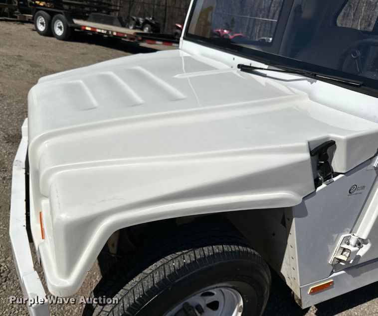 image for item LO9534 2009 E-Ride Industries  utility vehicle