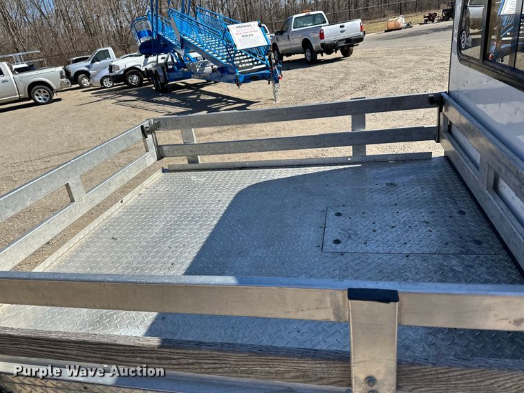 image for item LO9534 2009 E-Ride Industries  utility vehicle