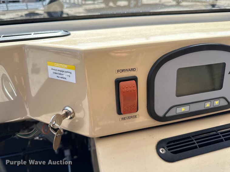 image for item LO9534 2009 E-Ride Industries  utility vehicle