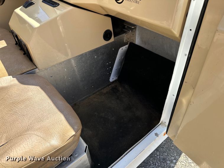 image for item LO9534 2009 E-Ride Industries  utility vehicle