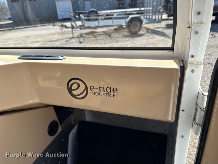 image for item LO9534 2009 E-Ride Industries  utility vehicle