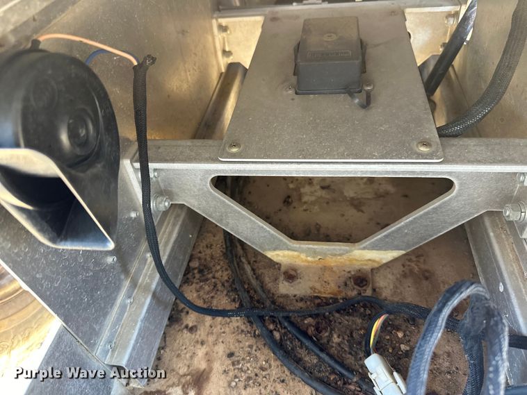 image for item LO9534 2009 E-Ride Industries  utility vehicle