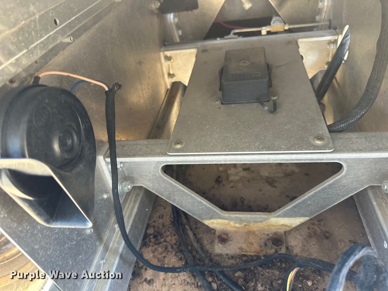 image for item LO9534 2009 E-Ride Industries  utility vehicle