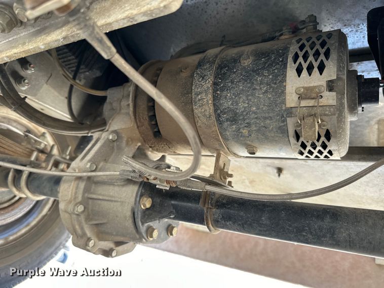 image for item LO9534 2009 E-Ride Industries  utility vehicle