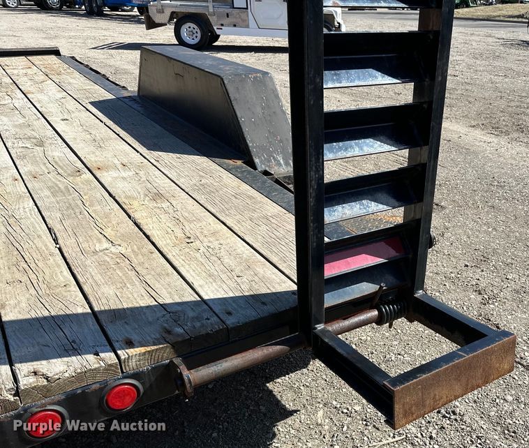 image for item LO9535 2011 Felling equipment trailer