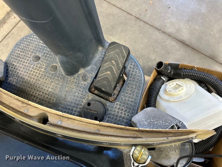 image for item LO9540 Advance SC3000 Eco Flex  floor scrubber 