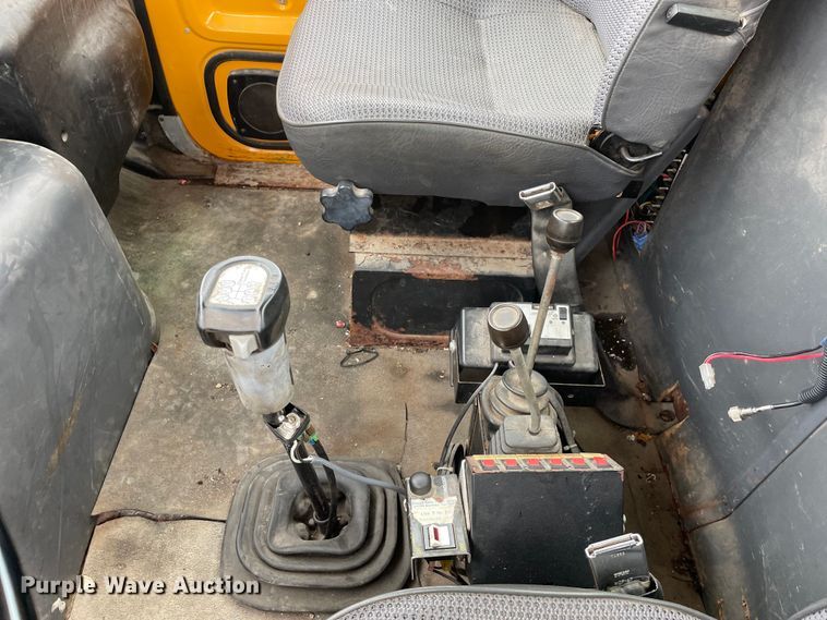 image for item LW9027 1995 Ford  LT9000 tank truck