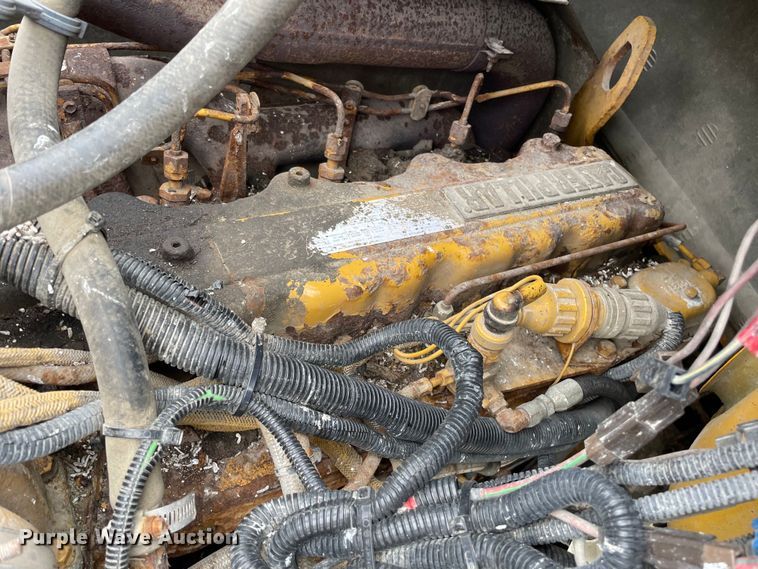 image for item LW9027 1995 Ford  LT9000 tank truck