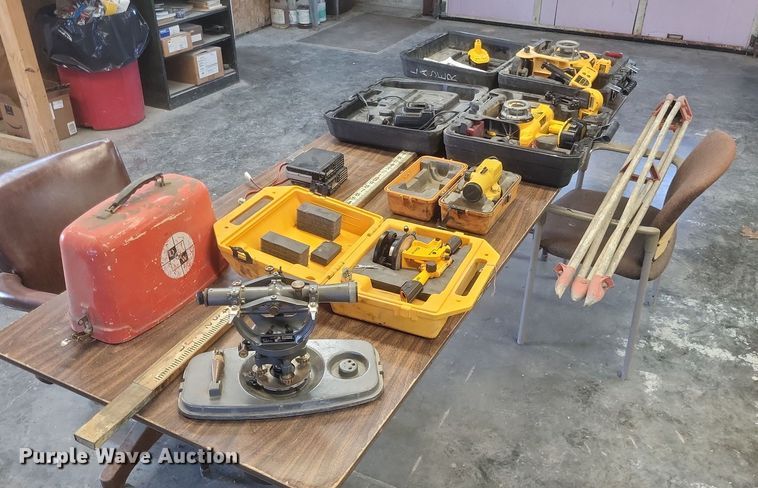 image for item MJ9022 Surveying equipment 