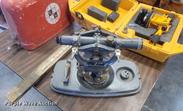 image for item MJ9022 Surveying equipment 