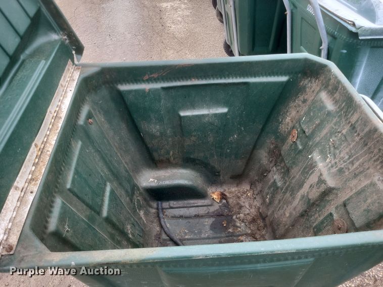 image for item MJ9025 Approximately 50 Ameri Kart trash carts