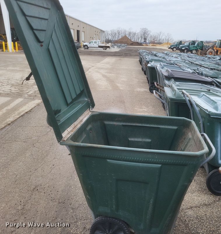 image for item MJ9025 Approximately 50 Ameri Kart trash carts