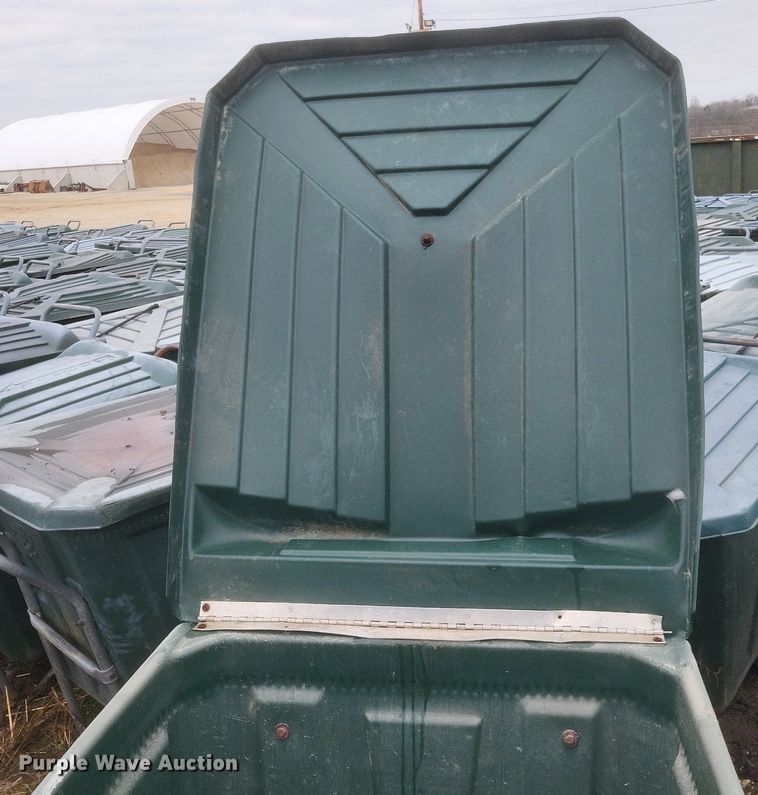 image for item MJ9031 Approximately 100 Ameri Kart trash carts