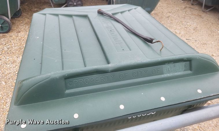 image for item MJ9032 Approximately 100 Ameri Kart trash cans