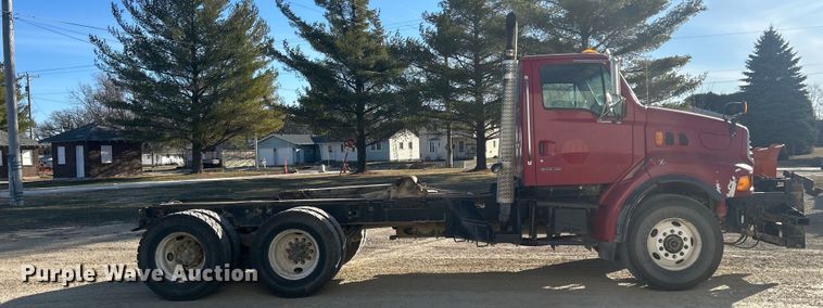 image for item MO9200 2003 Sterling LT9500 dump truck