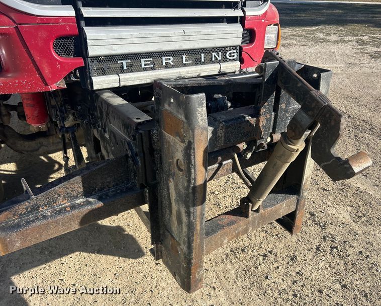 image for item MO9200 2003 Sterling LT9500 dump truck
