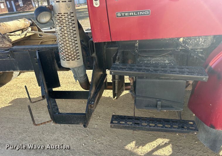 image for item MO9200 2003 Sterling LT9500 dump truck