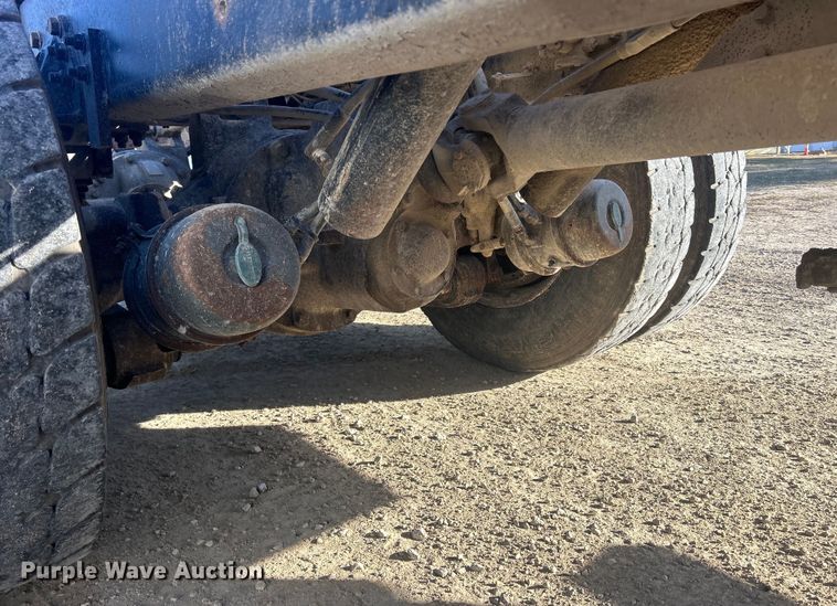 image for item MO9200 2003 Sterling LT9500 dump truck