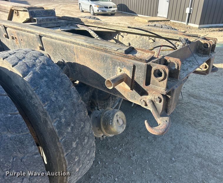 image for item MO9200 2003 Sterling LT9500 dump truck