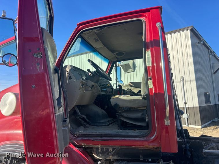 image for item MO9200 2003 Sterling LT9500 dump truck