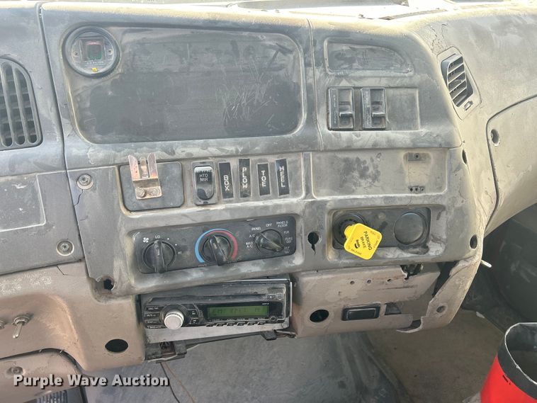 image for item MO9200 2003 Sterling LT9500 dump truck