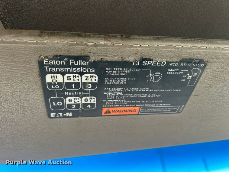 image for item MO9200 2003 Sterling LT9500 dump truck