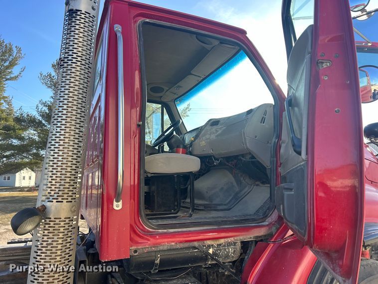 image for item MO9200 2003 Sterling LT9500 dump truck