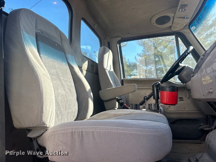 image for item MO9200 2003 Sterling LT9500 dump truck