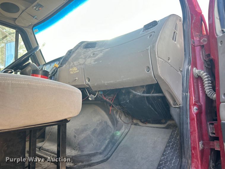 image for item MO9200 2003 Sterling LT9500 dump truck