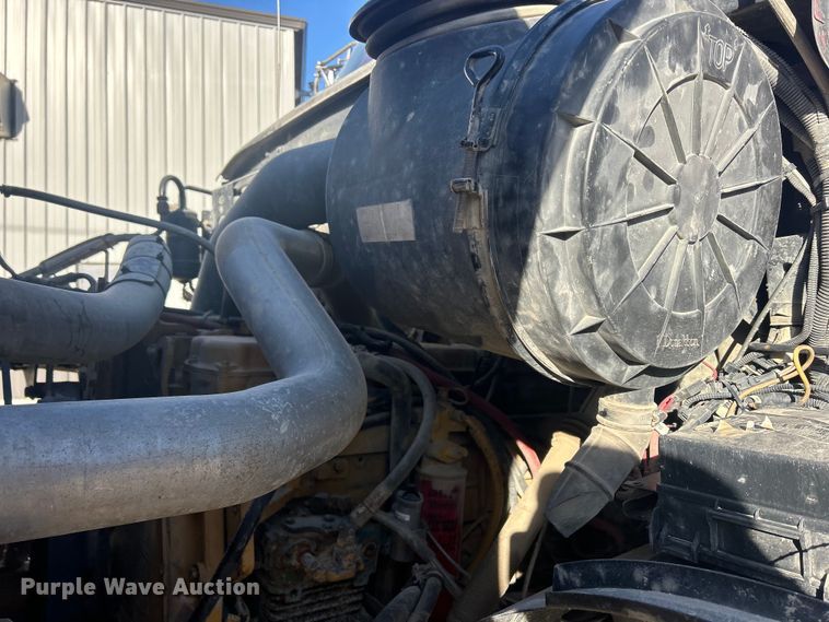 image for item MO9200 2003 Sterling LT9500 dump truck